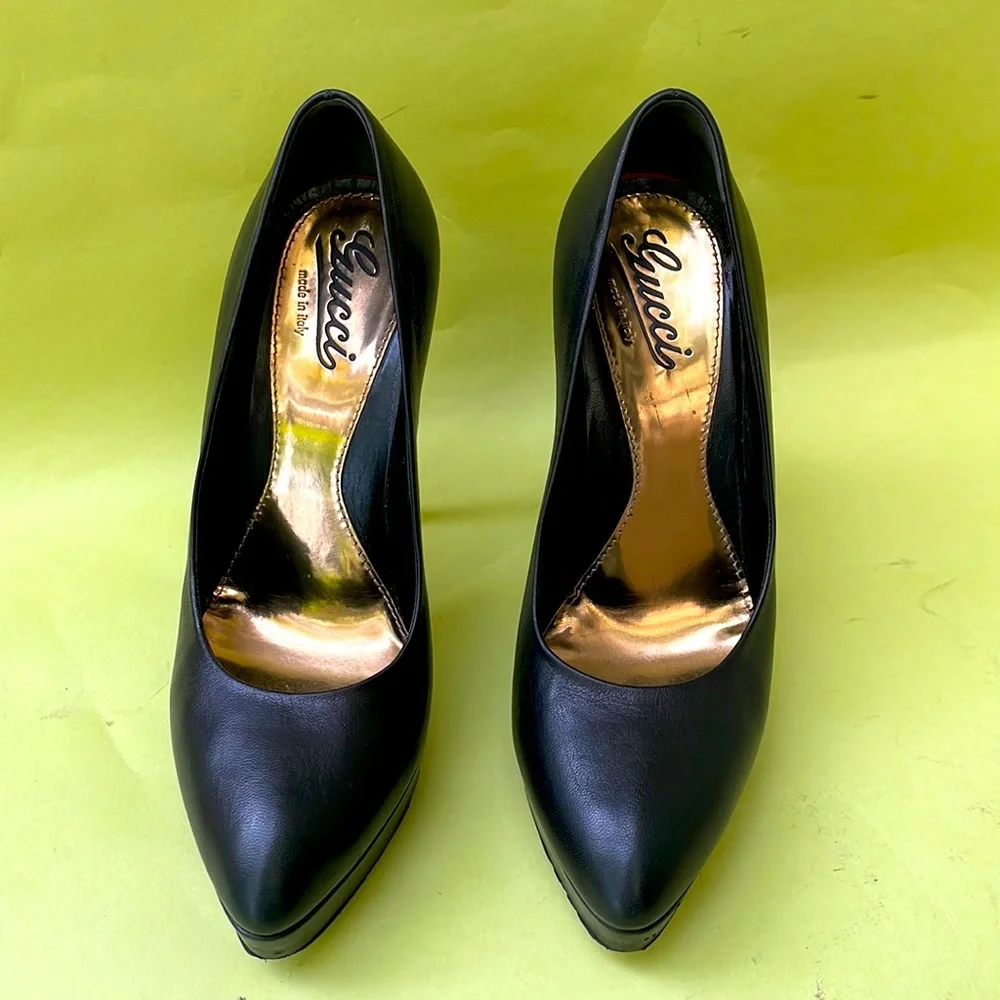 Vintage black Gucci all leather heels with dust bag and extra heel tops - Picture 7 of 16